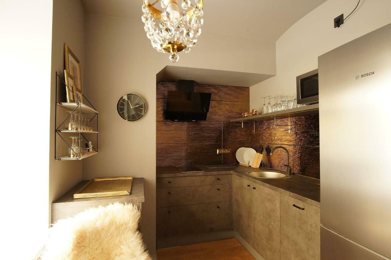 New Bohemian Crash Pad In Riga Centerアパートメント エクステリア 写真