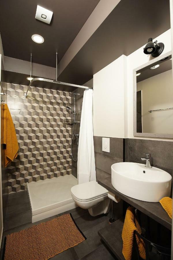 New Bohemian Crash Pad In Riga Centerアパートメント エクステリア 写真