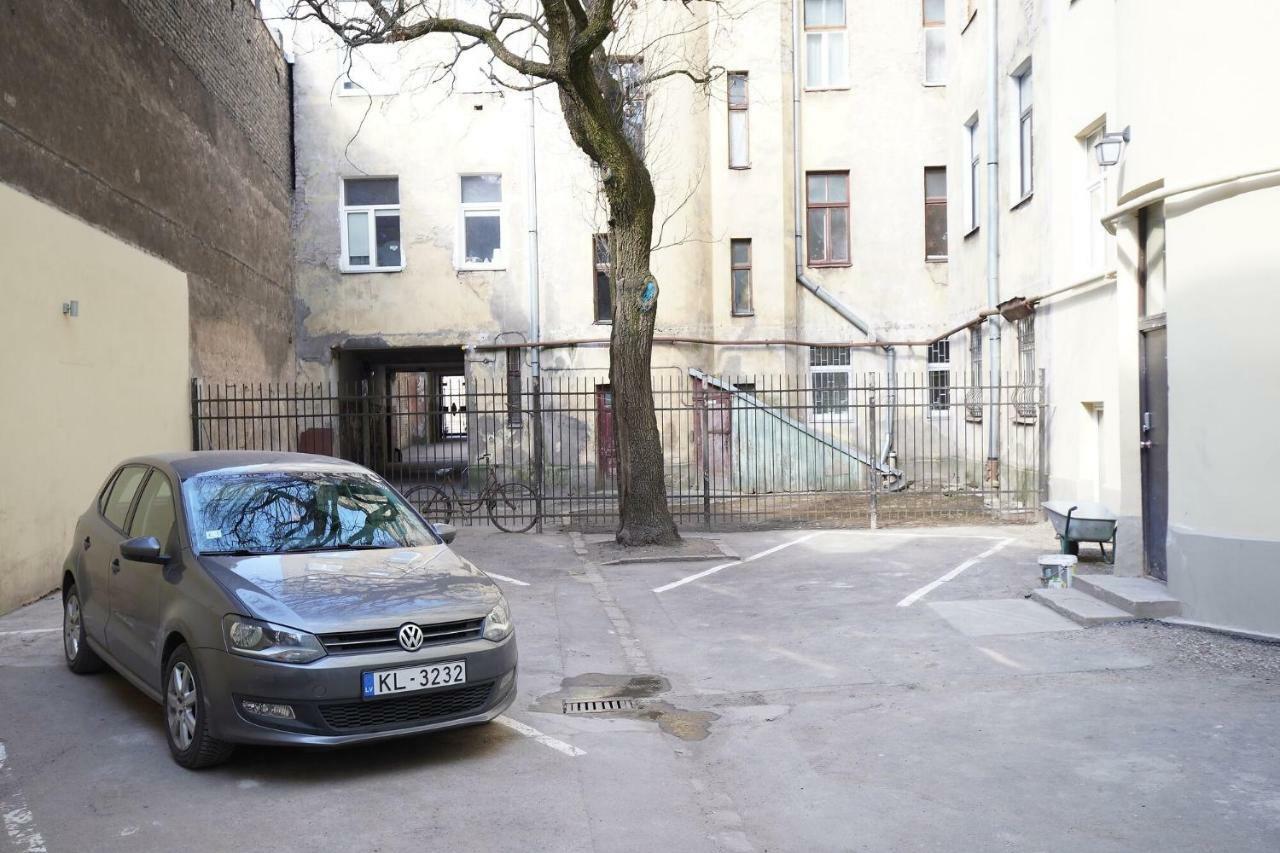 New Bohemian Crash Pad In Riga Centerアパートメント エクステリア 写真